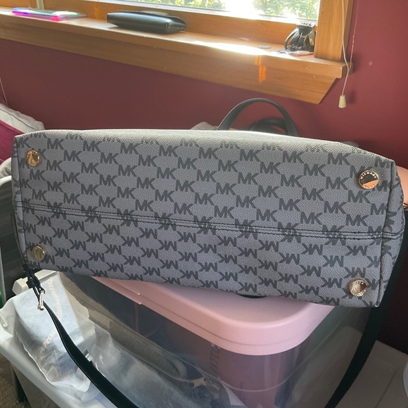 Michael kors MK logo monogram tote bag - Picture 8 of 8